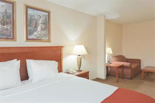 фото отеля Holiday Inn Express Portage