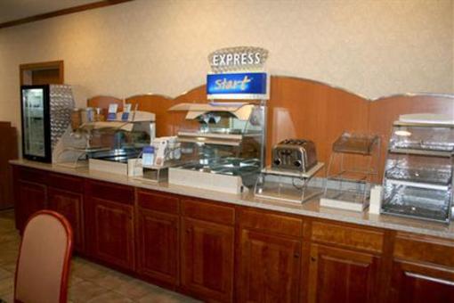 фото отеля Holiday Inn Express Portage