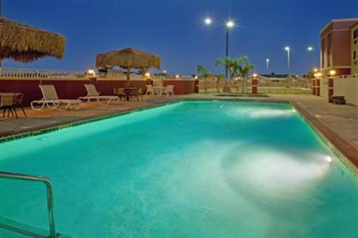 фото отеля Holiday Inn Express El Centro