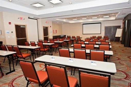 фото отеля Holiday Inn Express Hotel & Suites Columbus - Easton