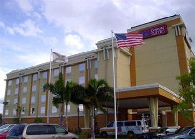 фото отеля Comfort Suites Orlando Airport