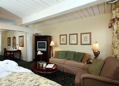 фото отеля Olde Harbour Inn