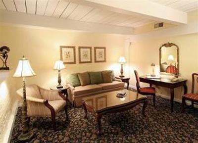 фото отеля Olde Harbour Inn