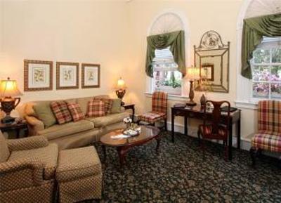 фото отеля Olde Harbour Inn