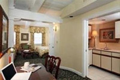фото отеля Olde Harbour Inn