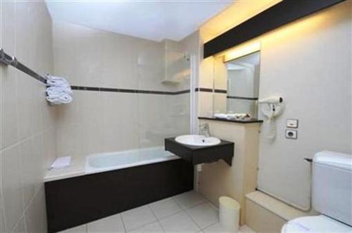фото отеля Kyriad Orleans Saran