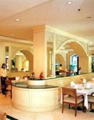 фото отеля Chatrium Hotel Royal Lake Yangon