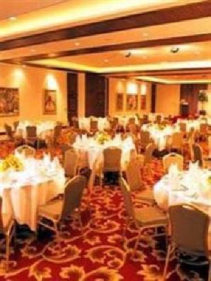 фото отеля Chatrium Hotel Royal Lake Yangon