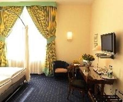 фото отеля Schloss Eckberg Hotel Dresden