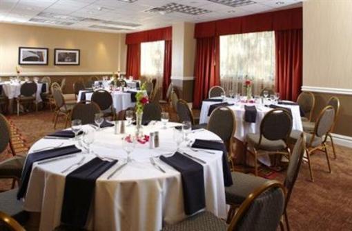 фото отеля Holiday Inn Harmon Meadow Secaucus