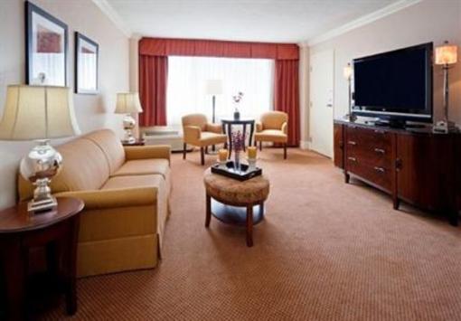 фото отеля Holiday Inn Harmon Meadow Secaucus