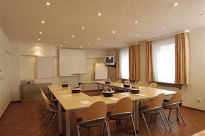 фото отеля Hotel Amba Munich