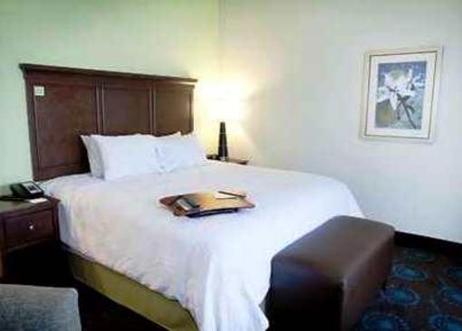 фото отеля Hampton Inn & Suites Wheeling The Highlands