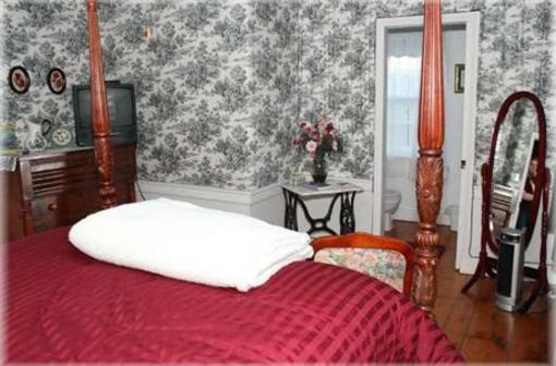 фото отеля Limestone Inn Bed and Breakfast