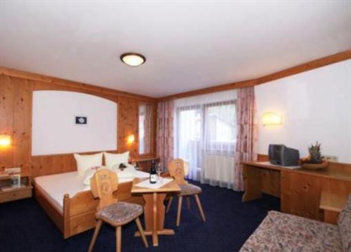 фото отеля Hotel Pension Sankt Leonhard im Pitztal