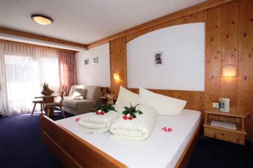 фото отеля Hotel Pension Sankt Leonhard im Pitztal