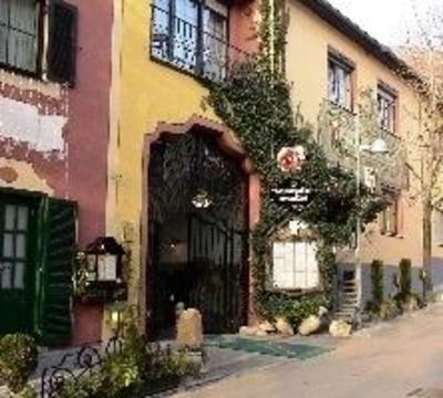 фото отеля Weinlaubengasthof Rathausstuberl