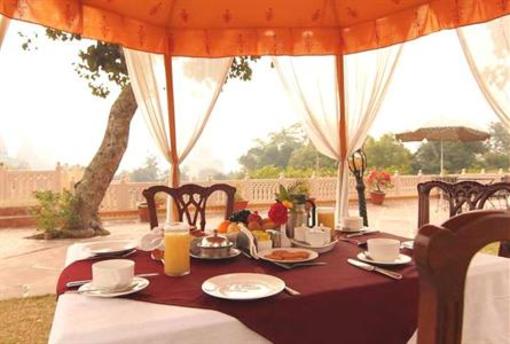 фото отеля Amar Mahal Hotel