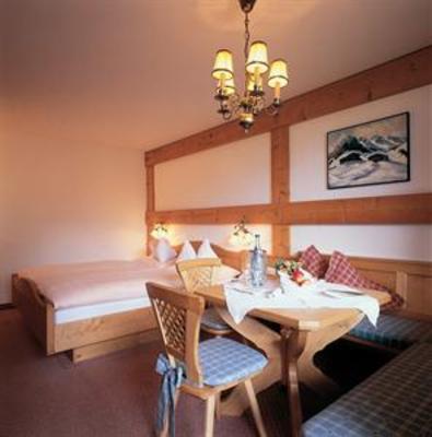 фото отеля Hotel Zum Grünen Baum Ehrwald
