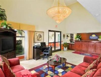 фото отеля Days Inn And Suites Winnie