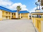 фото отеля Days Inn And Suites Winnie