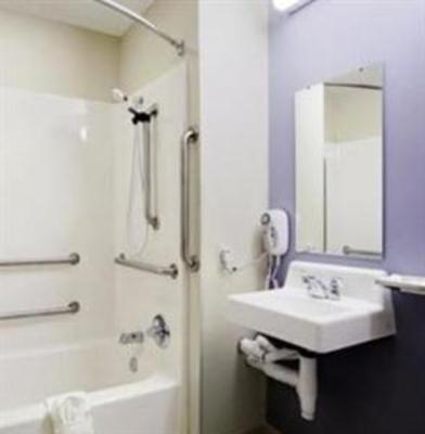 фото отеля Microtel Inn Brush