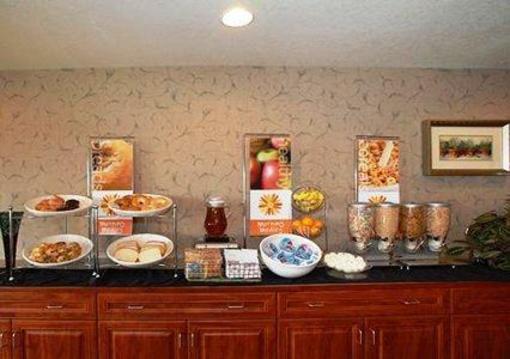 фото отеля Sleep Inn & Suites Pleasant Hill (Iowa)