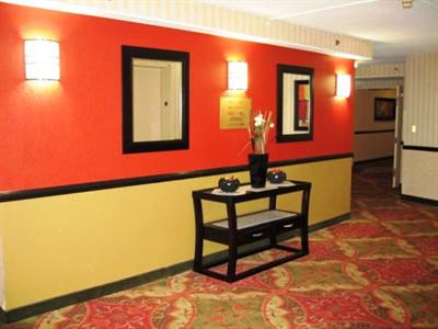 фото отеля Ramada Rochelle Park Paramus Area