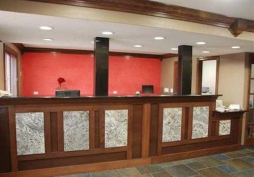 фото отеля Hometown Inn & Suites Cedar Rapids