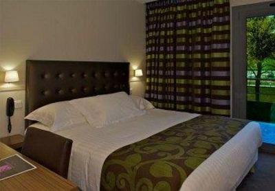 фото отеля Le Relais De La Malmaison Hotel Rueil-Malmaison