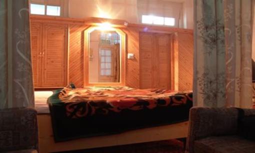 фото отеля Elphinstone Hotel Nainital