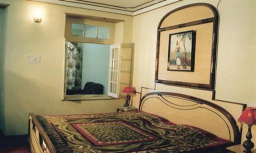 фото отеля Elphinstone Hotel Nainital