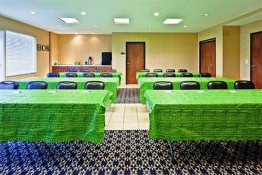 фото отеля Holiday Inn Express Paragould
