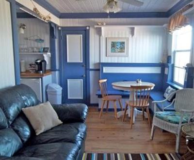 фото отеля Amelia Oceanfront Bed & Breakfast