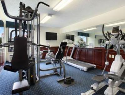 фото отеля Baymont Inn & Suites Greensboro Coliseum