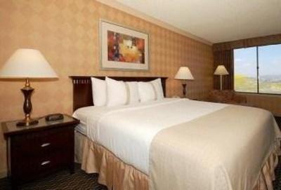фото отеля Holiday Inn Select Diamond Bar