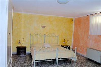 фото отеля Bed & Breakfast Oliena