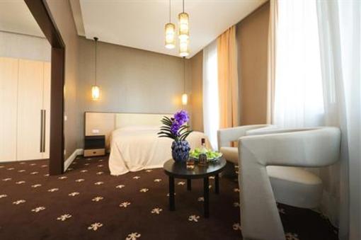 фото отеля Ark Palace Hotel Apartments