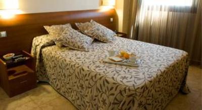 фото отеля Hostal Residencia Torrijos Cheste