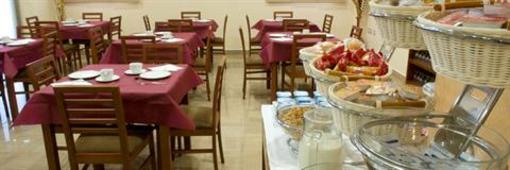 фото отеля Hostal Residencia Torrijos Cheste