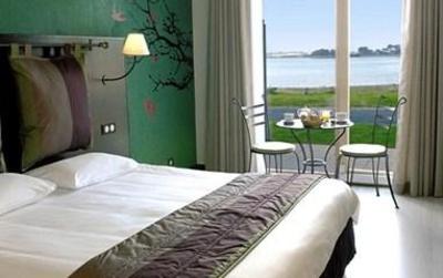 фото отеля Thalasstonic Hotel Roscoff