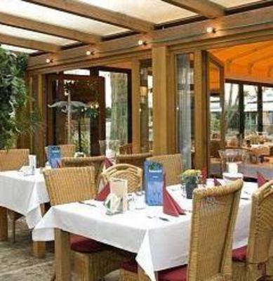 фото отеля Kastanienhof Hotel Monchengladbach