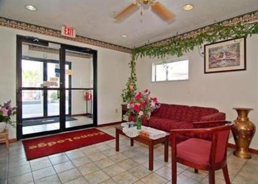 фото отеля Econo Lodge Inn & Suites North