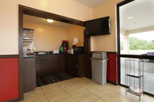 фото отеля Americas Best Value Inn & Suites Senatobia MS