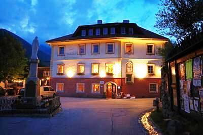 фото отеля Hotelchen Dollacher Dorfwirtshaus Grosskirchheim