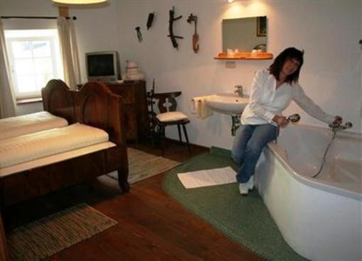 фото отеля Hotelchen Dollacher Dorfwirtshaus Grosskirchheim
