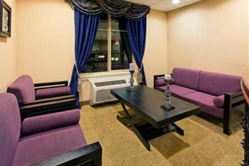фото отеля Holiday Inn Express Hotel & Suites Lathrop