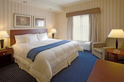 фото отеля Holiday Inn Express Hotel & Suites Lathrop