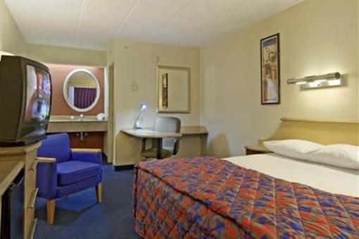 фото отеля Red Roof Inn Chicago Downers Grove