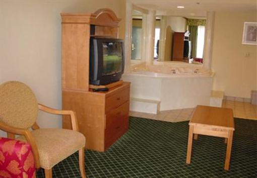 фото отеля Fairfield Inn Detroit Troy / Madison Heights